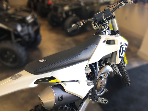 ト送料込 (純正)ハスクバーナTC125/250 (2019-2022) Lowseat